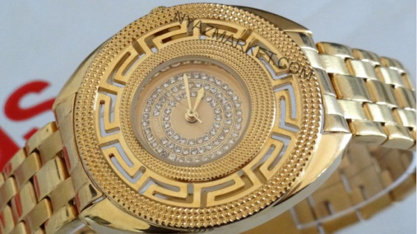 خرید ساعت زنانه ورساچی طلایی versace